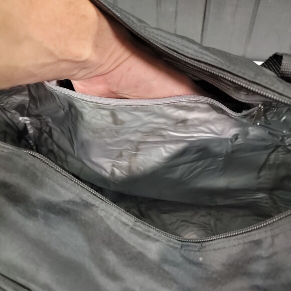 Kenneth Cole NY Duffel Bag Nylon Soft side Day Trip Overnight Carry On Luggage - Picture 15 of 16